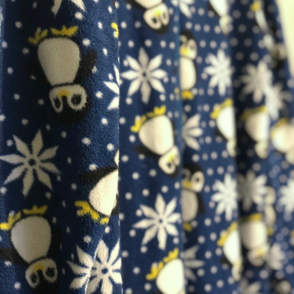 CLOSET CLEAROUT! ๐ Cozy & Warm Penguins One-Piece Jumpsuit Pyjama ๐งโ๏ธ - Picture 5 of 6